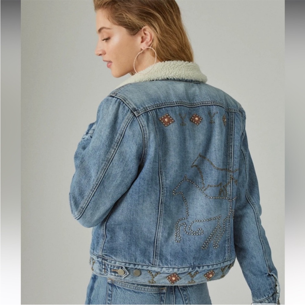 NWT Lucky Brand x Yellowstone Horse Embellished Faux Shearling Denim Jacket - - Picture 3 of 10